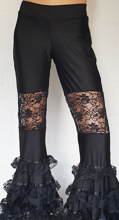 Spitzenhose mit Rüschen