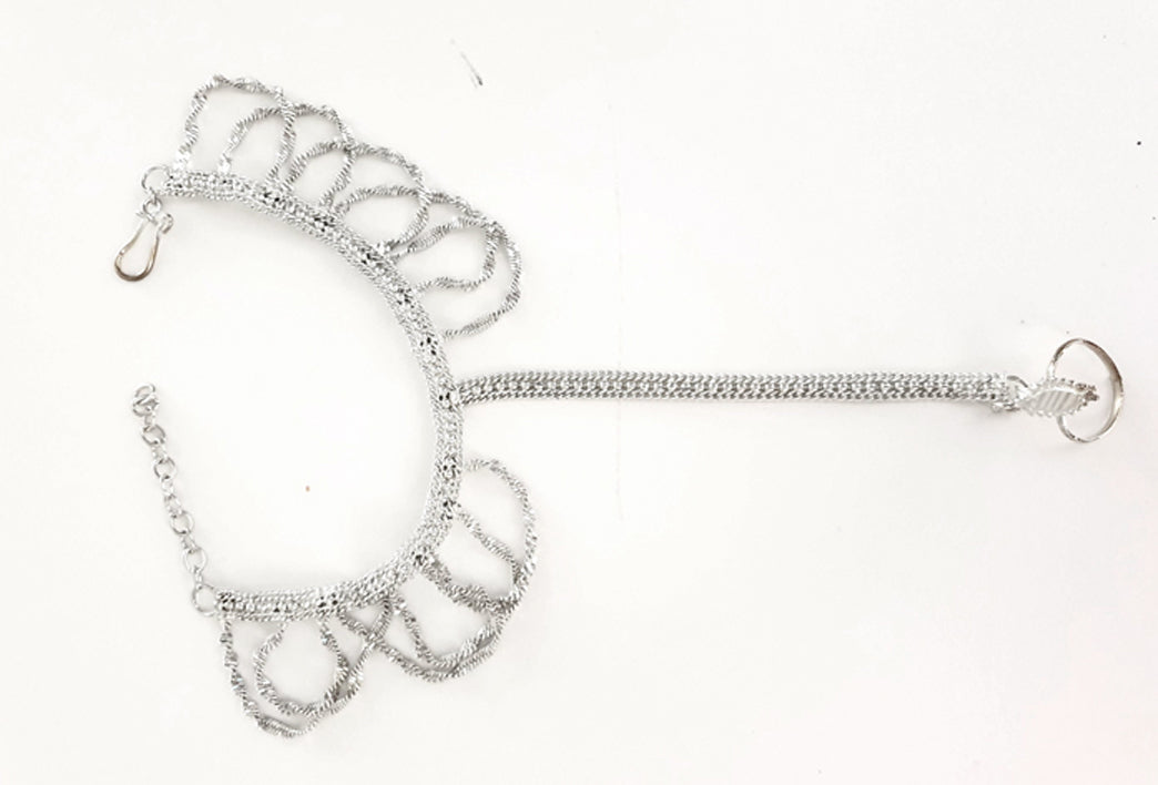 Fußschmuck mit verstellbarem Ring und Fesselriemchen in Silber