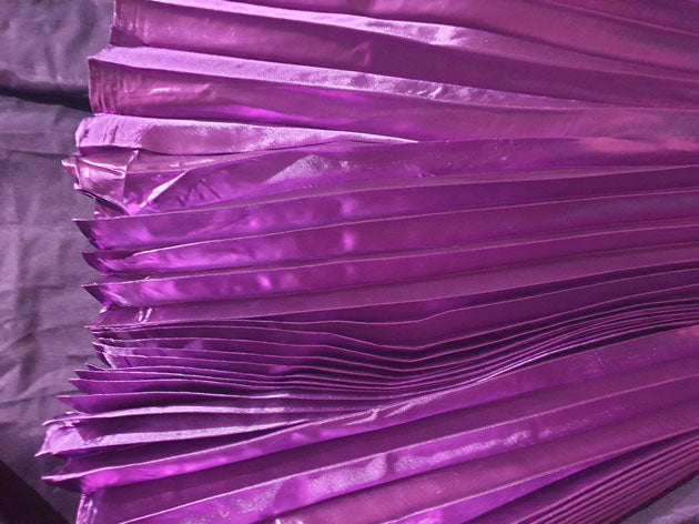 Wunderschöne Isis-Flügel aus Organza in Lila