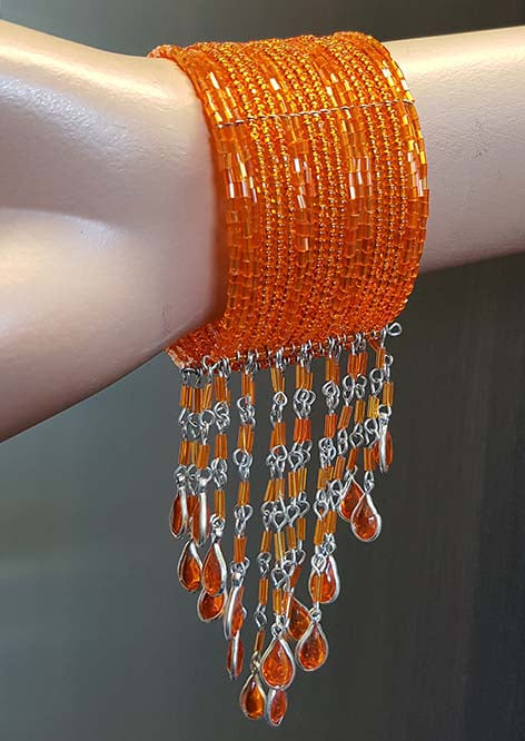 Armband in Orange mit Perlen