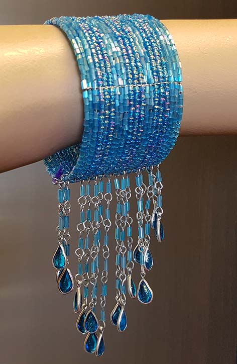 Armband in Türkis mit Perlen
