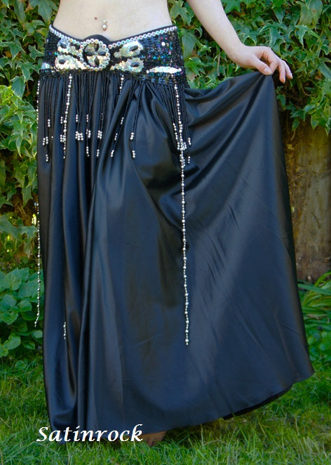 Wunderschönes Bauchtanzkostüm „Jamila“ in Schwarz.