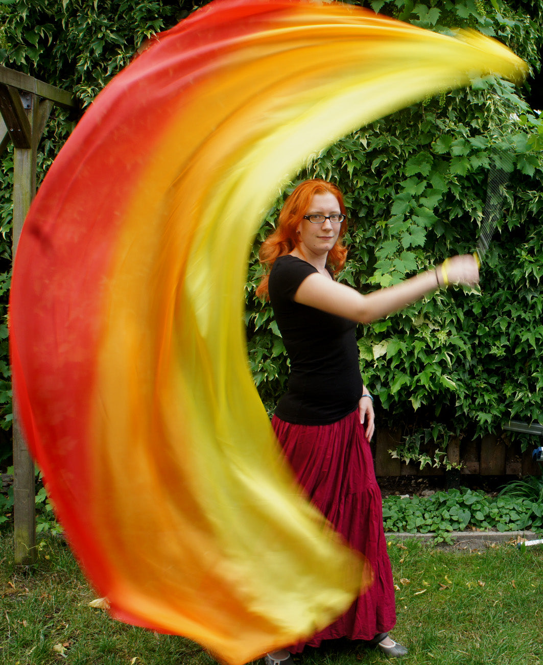 Seiden-Bauchtanz-Poi/Voi mit Seidenschleier in Rot-Orange-Gelb