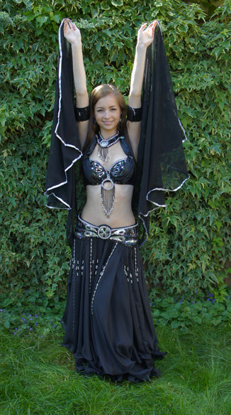 Wunderschönes Bauchtanzkostüm „Jamila“ in Schwarz.