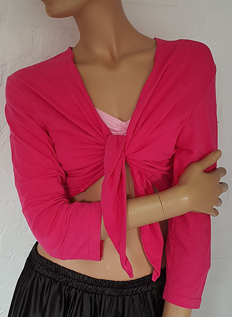 Bauchtanz-Oberteil in Fuchsia mit Dreiviertelärmeln.