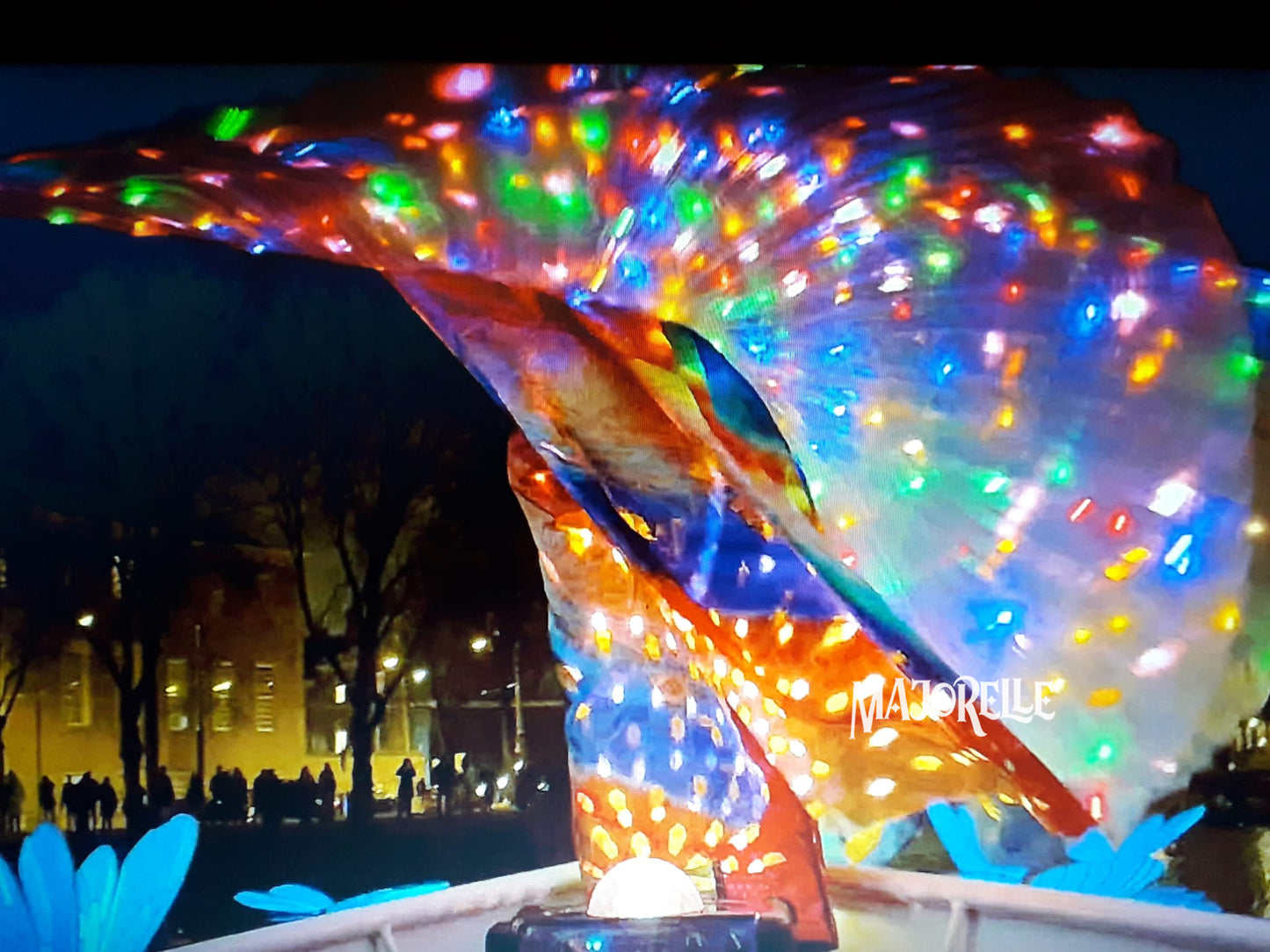 Isis Wings Organza mit LED-Lichtern in verschiedenen Farben