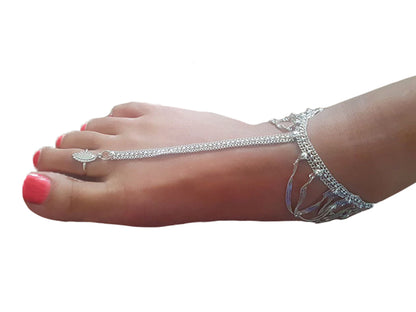 Fußschmuck mit verstellbarem Ring und Fesselriemchen in Silber
