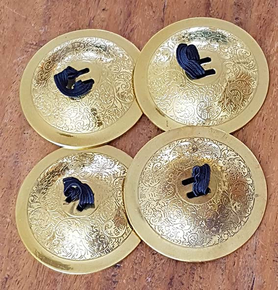Wunderschön gefertigte Kupferbecken / nwikssate

 Set mit 4 Stück, Durchmesser 5cm.