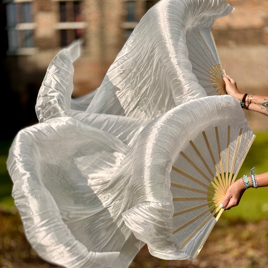 Wunderschöne Bauchtanz-Fächerschleier aus Seide in Weiß