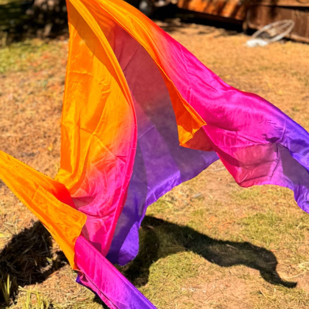 Seidenschleier in Orange, Fuchsia, Lila

 Neue Seidenschleier aus wunderschöner Qualitätsseide.

 2,7 m x 114 cm (Rechteck)